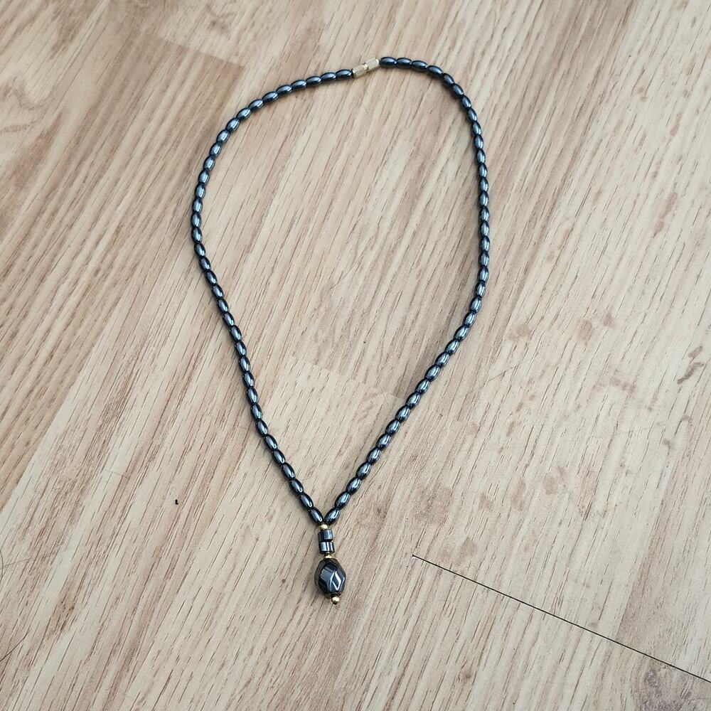 Gunmetal Gray Hematite Tone Beaded Pendant Necklace Faceted‎ Barrel Clasp 17in